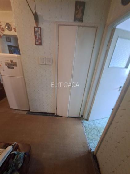 Apartament cu 4 camere, etajul 2/4, zona Podu Ros - 9