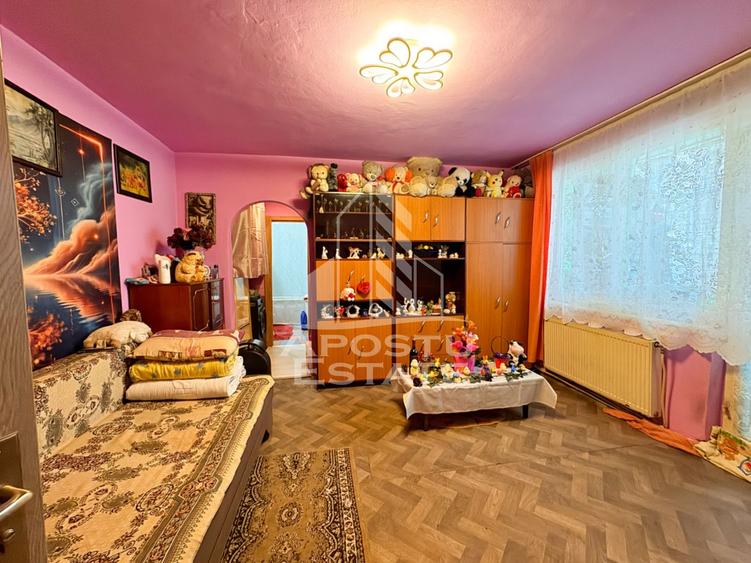 Apartament cu 2 camere, 44mp, etaj 1, anvelopat, zona Garii, Hunedoara