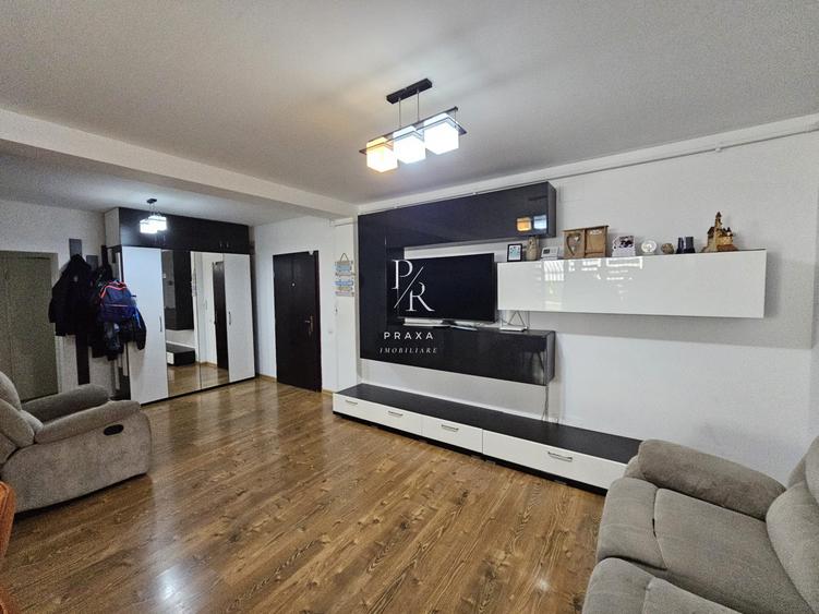 Apartament 3 camere, 61 mp, parcare, zona Florilor/Cetatii, Floresti