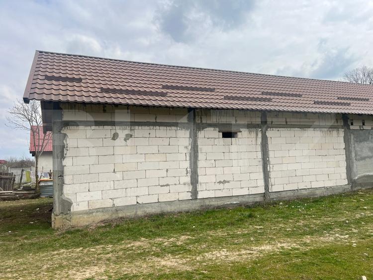 Teren cu casa de vanzare Tuglui, 2200 mp, aproape de padure