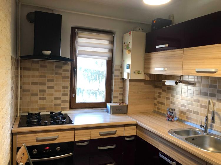Apartament 2 camere Podu Ros, etaj intermediar, renovat, mobilat