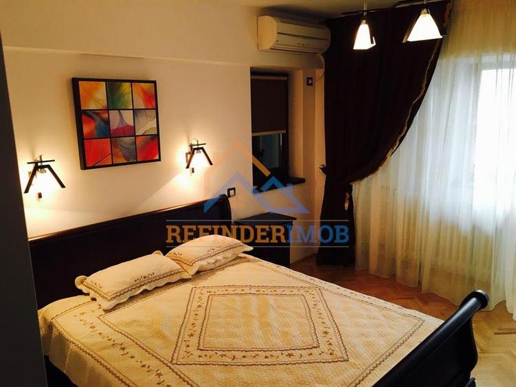 Apartament 2 camere Blv Unirii vedere catre bulevard etaj intermediar