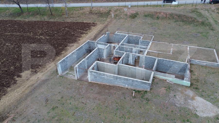 Teren intravilan cu proiect de casa 2600, zona Hapria