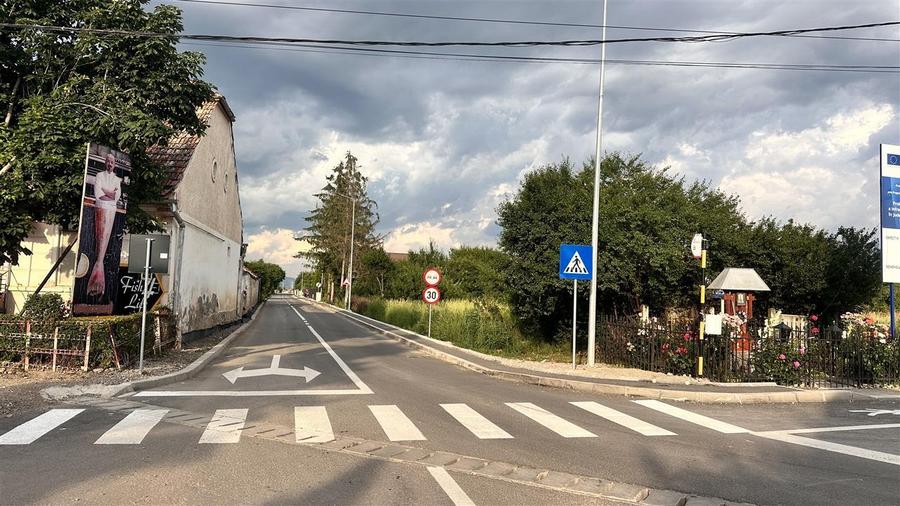 Teren -5 loturi intravilan cu utilități pe teren Harman -589-678 mp