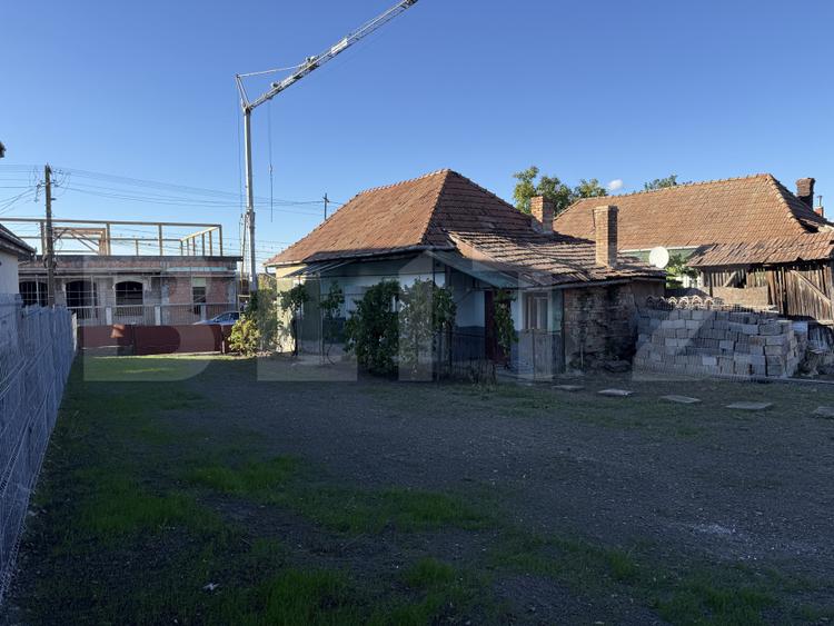 Casă tradițională cu teren intravilan generos de 2.530 mp în Ernei