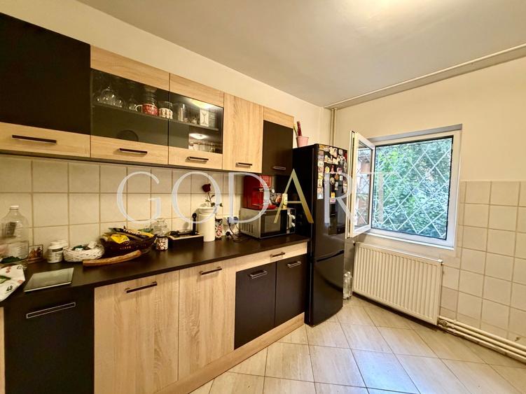 Apartament cu 3 camere | Două balcoane | Renovat