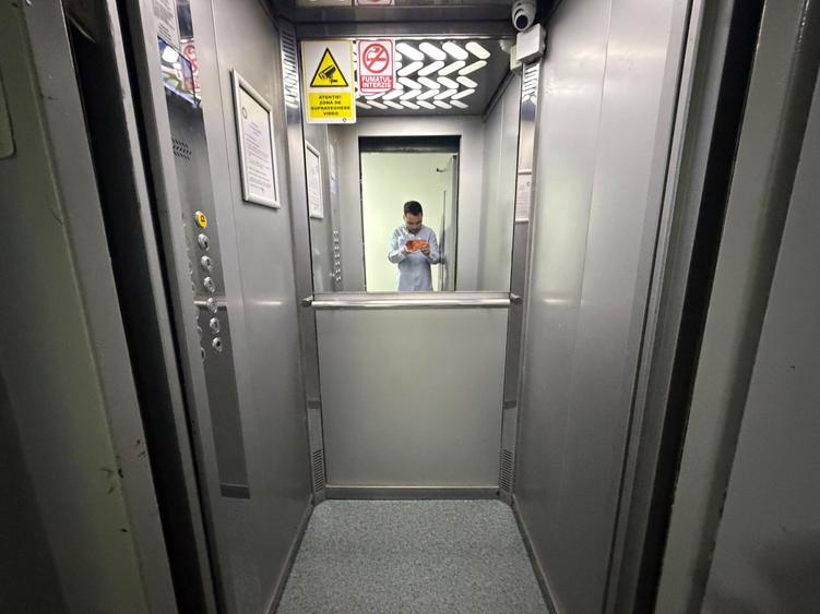 Titan 2 Camere Bloc Reabilitat 4 Min Metrou Instalații Schimbate