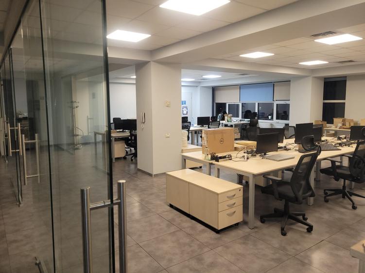 Inchiriez spatiu birouri, clinica, sau alte activitati cu publicul