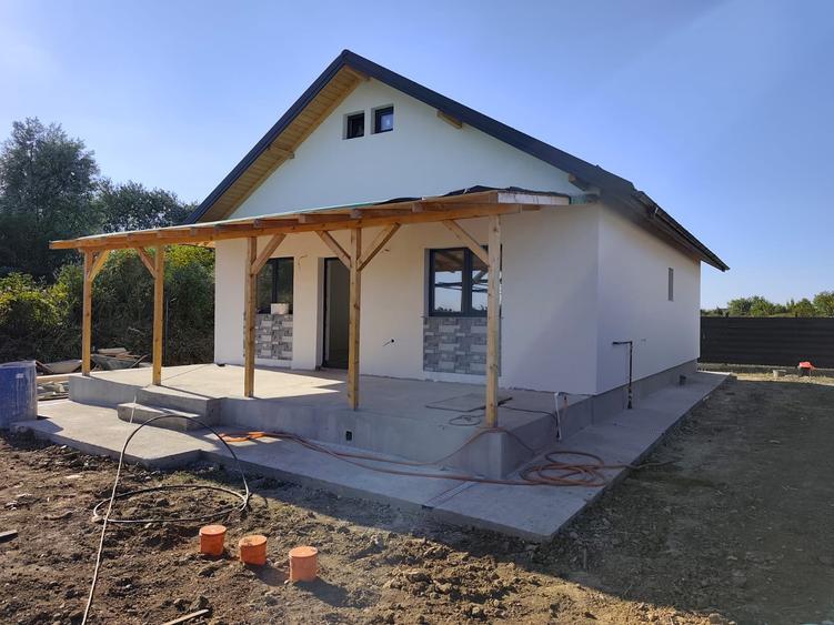 FARA COMISION casa 3 camere PARTER + pod Mansardabil cu placa beci LA CHEIE