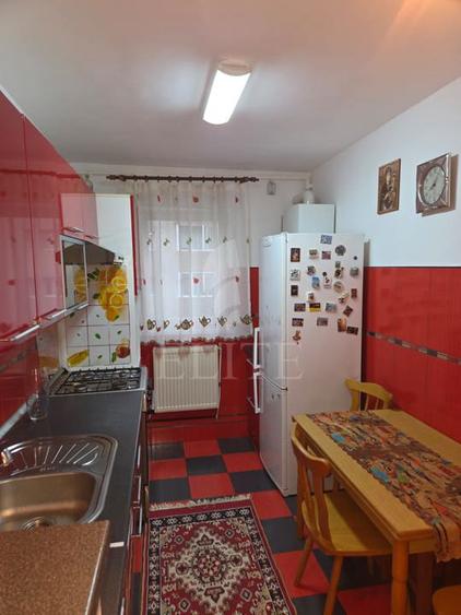 Apartament 3 camere în zona COMPLEX BIG