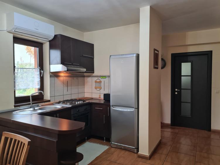 Apartament 3 camere, in vila, Centru, mobilat, finisaje moderne