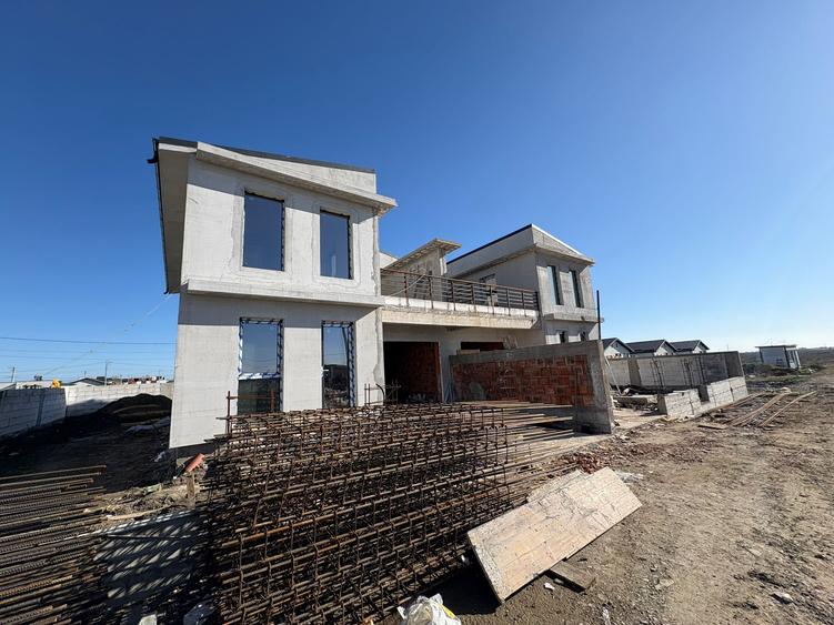 Casă tip duplex spațioasă în Dr. Carnabel – 140 mp utili, 3 dormitoare, garaj