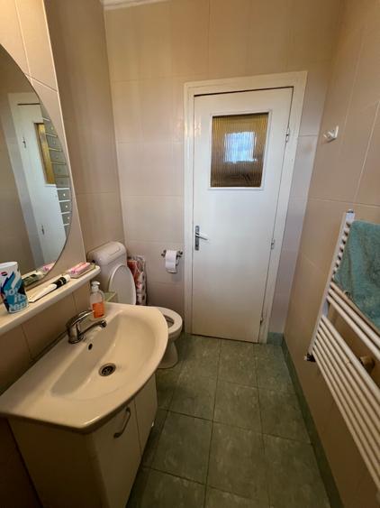 INCHIRIEZ apartament 3 camere semidecomandat, zona Milea