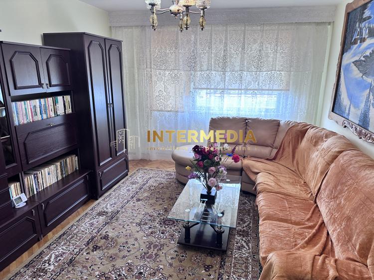 APARTAMENT 3 CAMERE I DECOMANDAT I 65 MP I MOBILAT CETATE BULEVARD