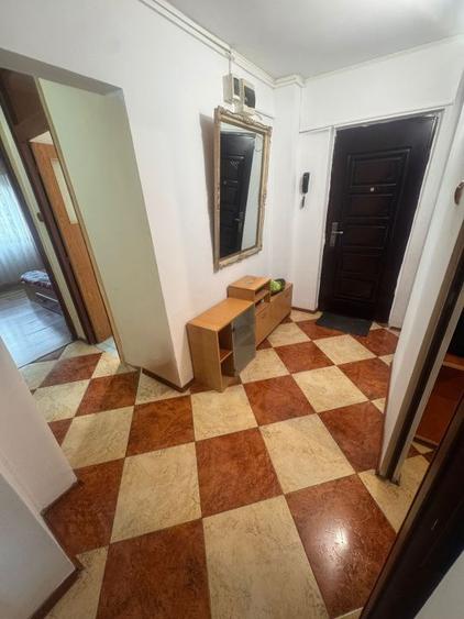 Apartament 3 camere-decomandat-zona Petre Ispirescu