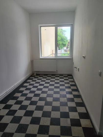 Spatiu in Vila de inchiriat , zona Centrala , 300 mp, 7 Parcari