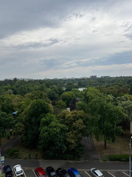 Apartament de inchiriat - 3 cam Tineretului, vedere frontala parc