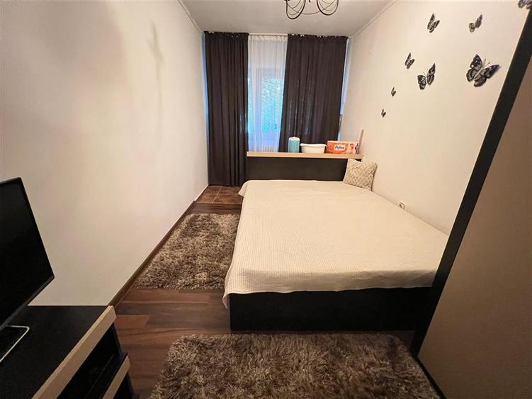Vanzare apartament cu 3 camere - Podu Ros