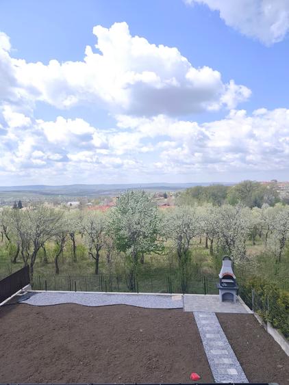 Vila parter+etaj+pod, teren 480mp, incalzire in pardoseala/ CT/ semineu/ terasa