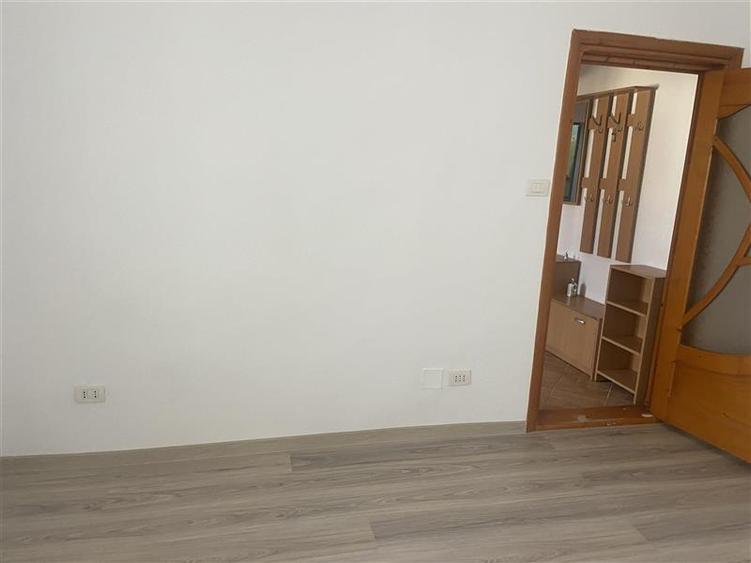Apartament 2 camere , cartier Sud , decomandat , 43 mp, centrala termica proprie