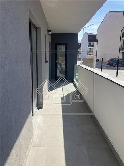 Apartament 2 camere la cheie cu gradina 21mp si parcare - Zona Lacul lui Binder