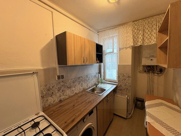 Apartament 2 camere centrală termică si calorifere noi Mihai Viteazu