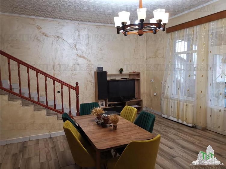 Vila cu etaj in Adunatii Copaceni, p+1+ pod + garaj + anexe, 5 camere, teren 100