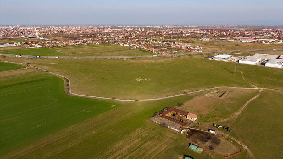 Teren de 107,000mp în zona industrială Zădareni