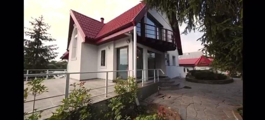 Vila de lux, 427 mp utili și 2313 mp teren, pe malul lacului (Cociova) Balotesti