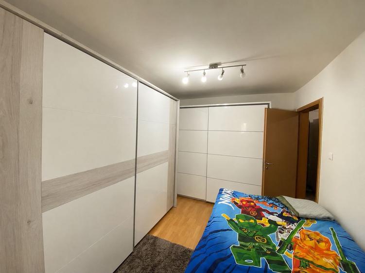 COMISION 0, Apartament 3 Camere, Decomandat, 3 Balcoane, Zona Aradului