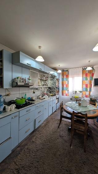 Apartament 3 camere 83 mp-etaj 2-balcon-Zona Centrala