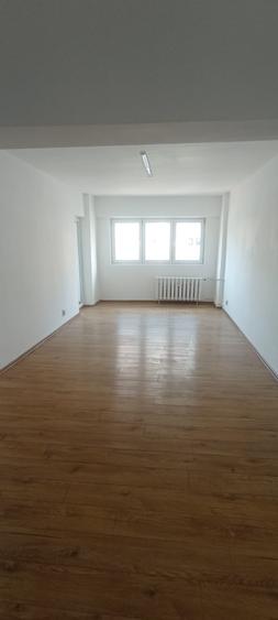 3 camere (din 4) RENOVAT RECENT et 2 NEMOBILAT zona Mosilor-Eminescu