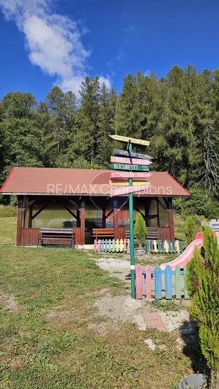 Pensiune în funcțiune | 10 camere | Teren 4.000 mp | Brădet – Săcele
