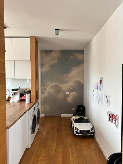 Apartament cu 3 camere semidecomandat în Florești
