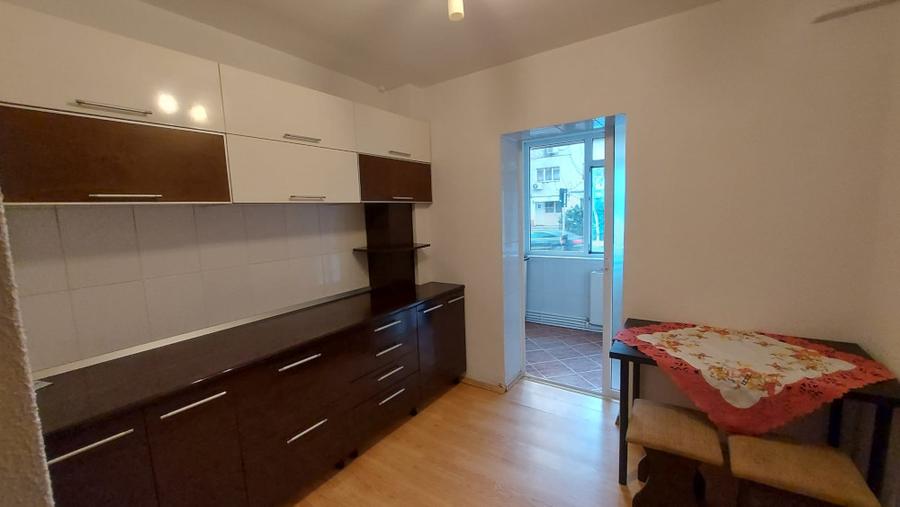 Apartament stradal 3 camere Siderurgistilor-Vest