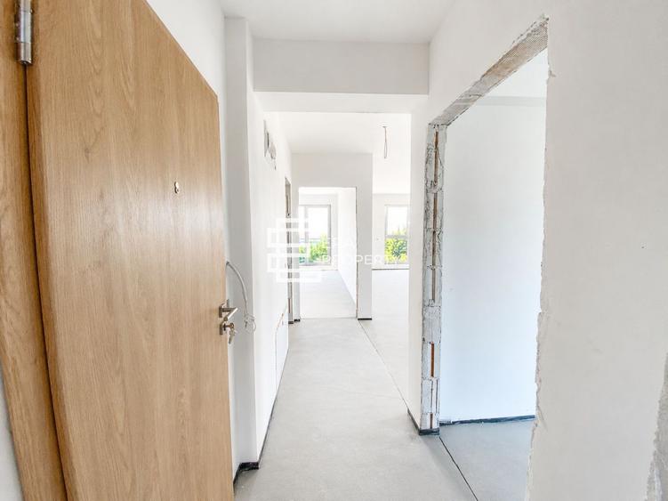 Apartament 3 camere | Etaj 1 | Bloc tip vilă | Cristian | Comision 0%