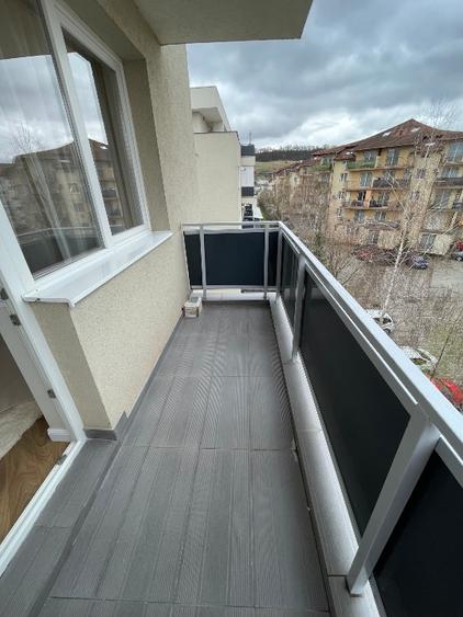 Proprietar vând ap 3 camere Florești, două băi, bloc cu lift
