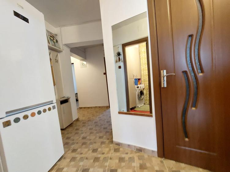 Apartament cu 3 camere zona 0 ~ etaj 5 din 6 ~ Confort 1 decomandat ~ renovat