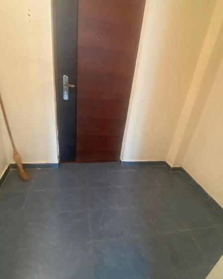 Luminisului garsoniera etaj 1 pret 22900 eur