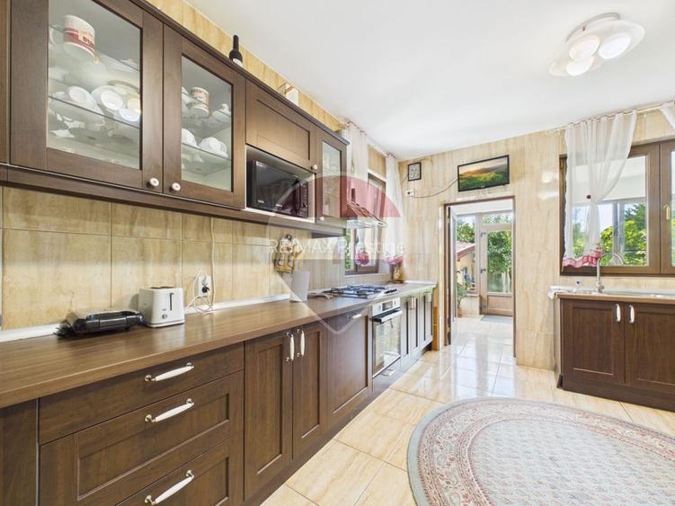 Casa / Vilă cu Subsol, P+1+M, Otopeni, 300 mp Utili, teren 600 mp - 23
