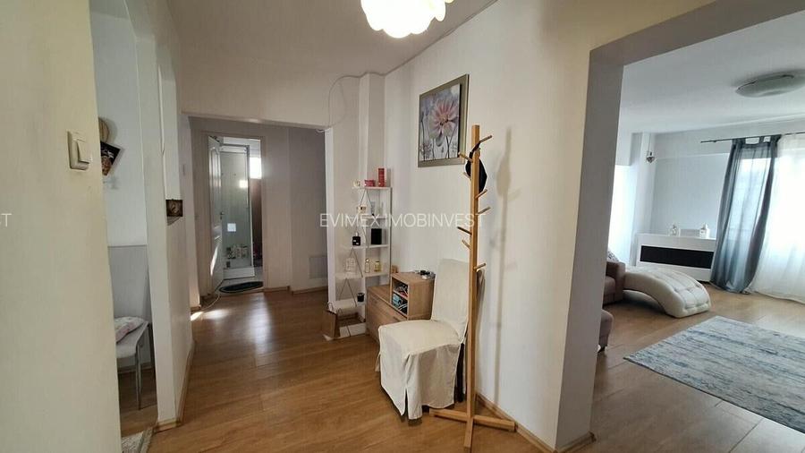 Piata Muncii  - Iancului apartament 1989, decomandat- 3 camere - 4