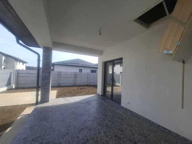 Casa 3 camere/Țegheș/ Individuala la Cheie