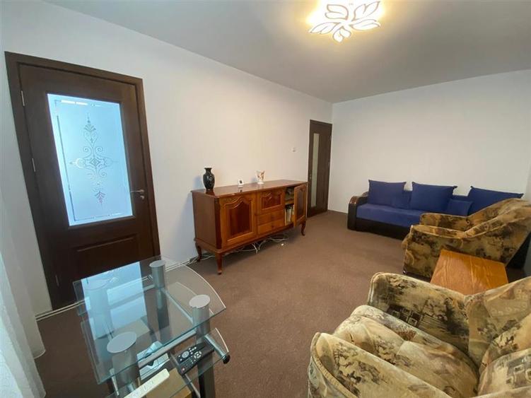 Apartament 3 camere - decomandat - Nicolina