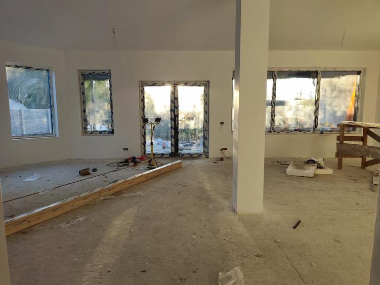 FARA COMISIOANE in Gulia vatra Satului la drum asfaltat casa 4 camere 2 bai P+M