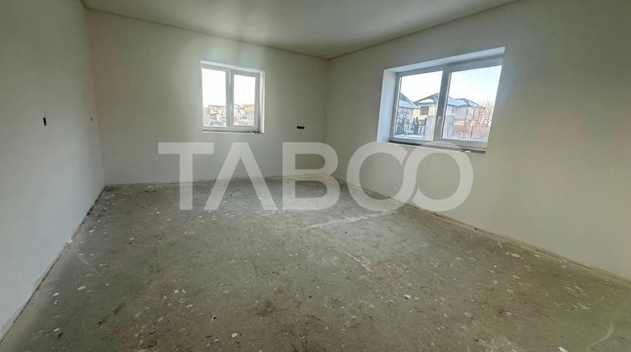 Casa 4 camere  de tip duplex 140 mpu 2 bai zona Veterani in Sibiu