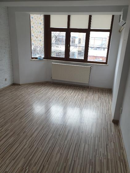 CLĂDIRE BIROURI D-P-3Et zona TROCADERO POPORULUI
