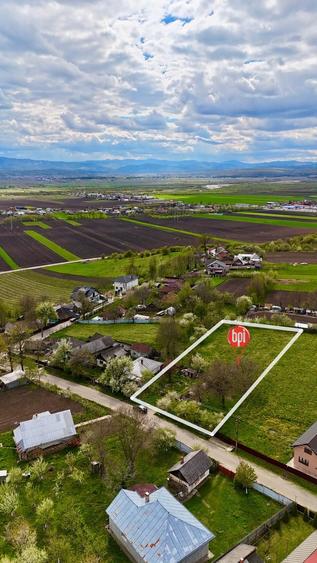 SE VINDE Teren construibil, cu utilitati, in Dumbravita, jud.Suceava