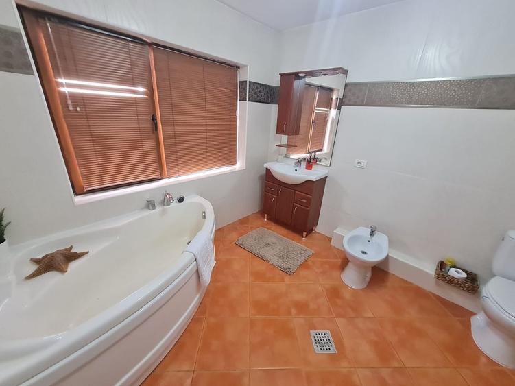 Vila spațioasă și recent renovată în Ghiroda!
