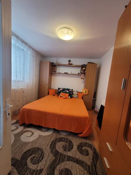 Valu lui Traian -casa 3 camere cu teren 300 mp -gaze la poarta 72500 euro