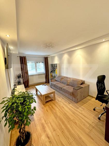 Apartament, 2 camere decomandat, zona centrala